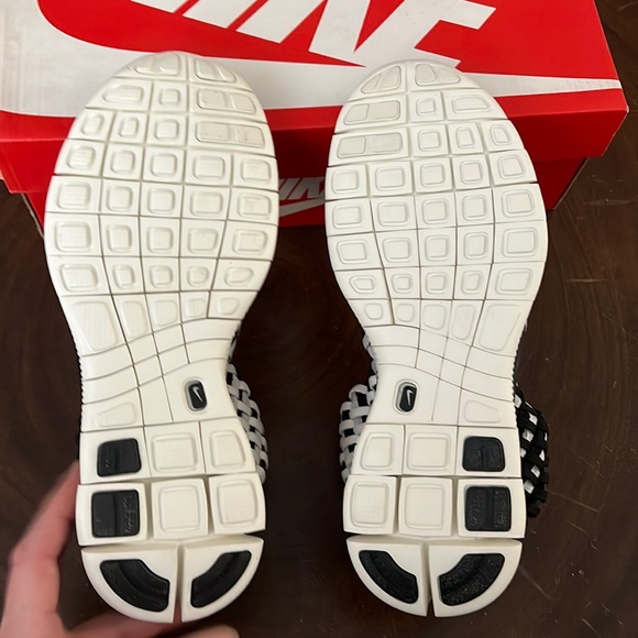 Nike Free Inneva Woven ( Black & White) - Picture 9 of 11